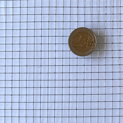 Treillis soudé galvanisé à chaud dimension des mailles 12,7 x 12,7 mm épaisseur du fil 1 mm sur mesure