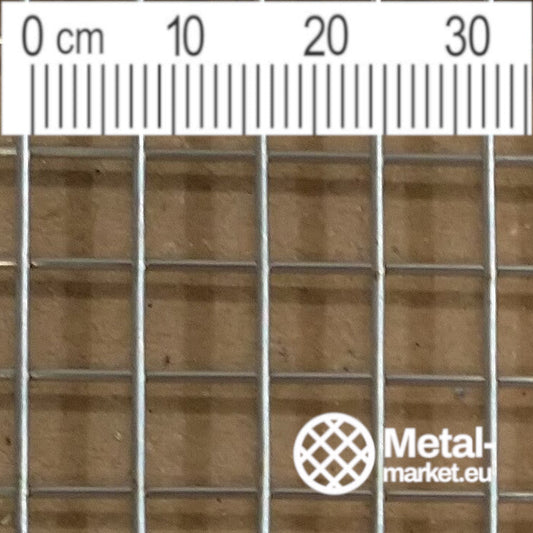 Schweißgitter Edelstahl Maschenweite 9 mm Drahtstärke 1 mm V2A 1.4306 Schweißgitter Edelstahl Maschenweite 9 mm Drahtstärke 1 mm V2A 1.4306
Punktgeschweißte Drahtgitter aus Edelstahldraht Längsdrähte und Querdrähte sind an jedem Kreuzu